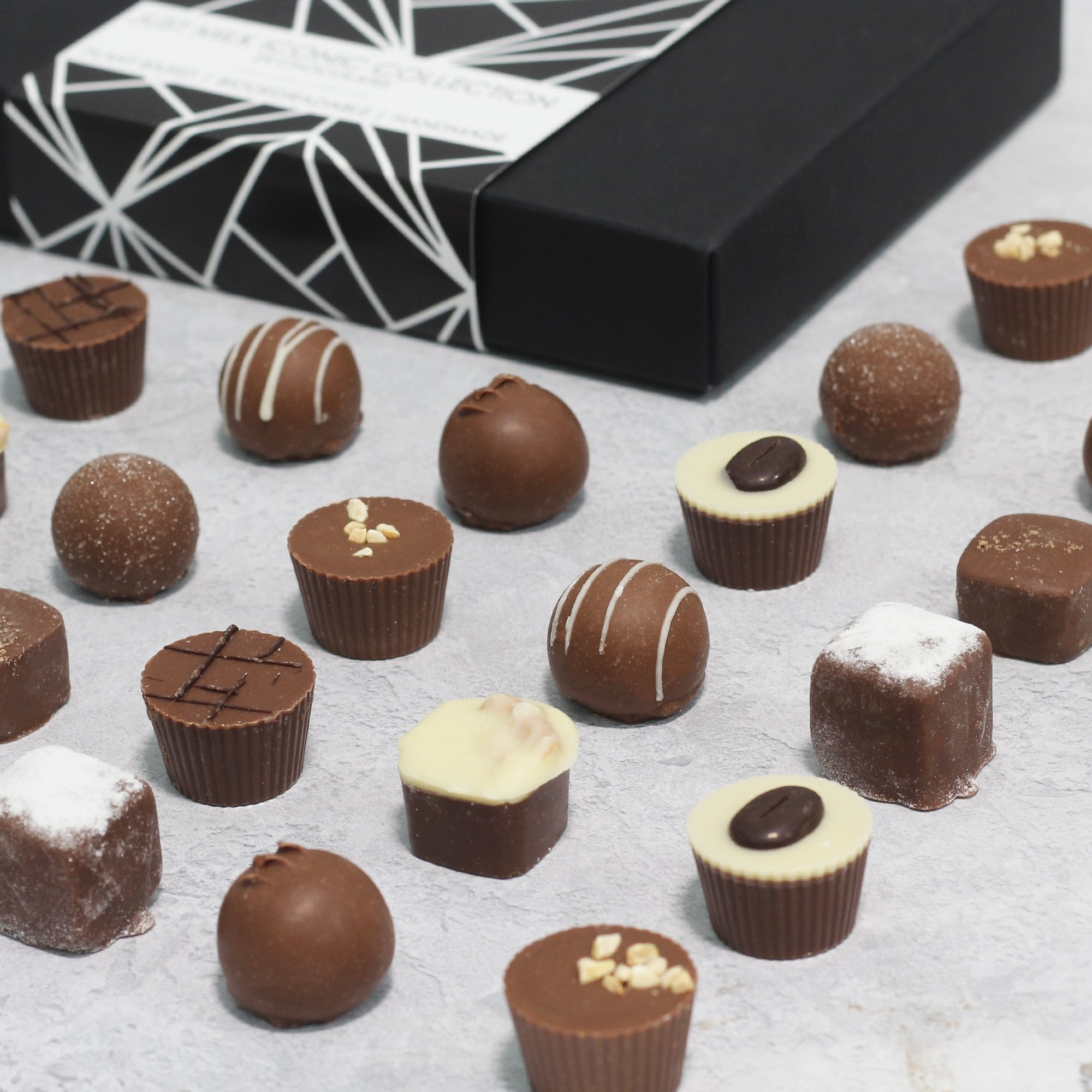 koko　32、52、54、55、56、58 Kakoa Iconic Vegan Milk 24 Chocolate Box – Friars