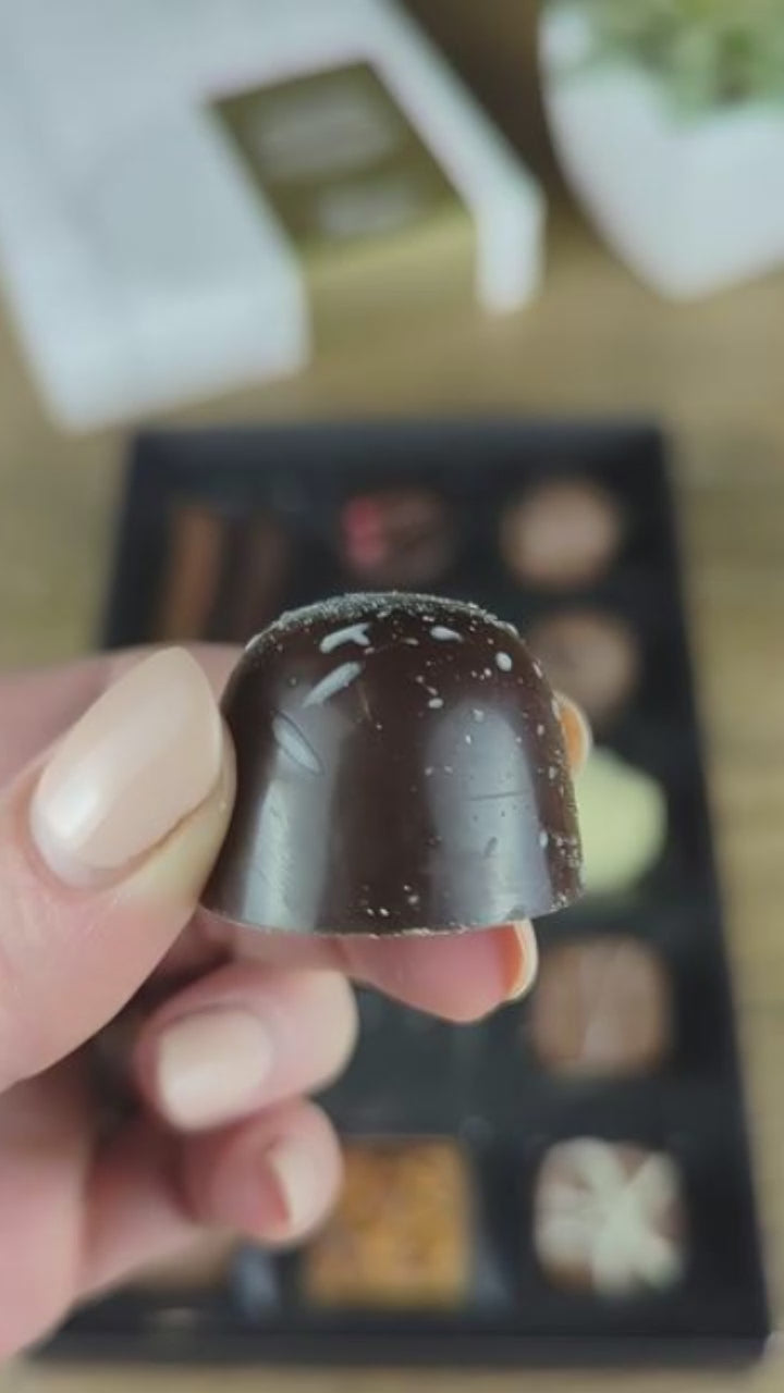 THE SIGNATURE CHOCOLATE