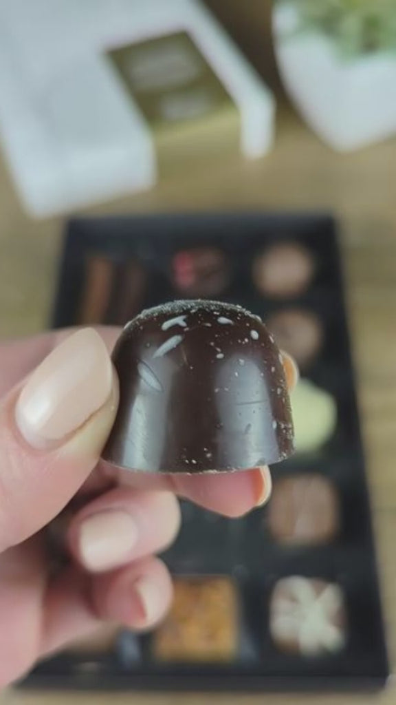 THE SIGNATURE CHOCOLATE