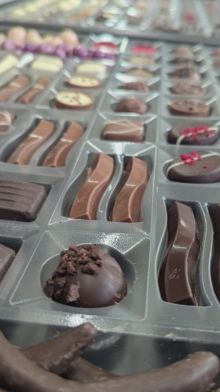 THE CHOCOLATIER'S GRANDE CHOCOLATE PLATTER UNBOXING