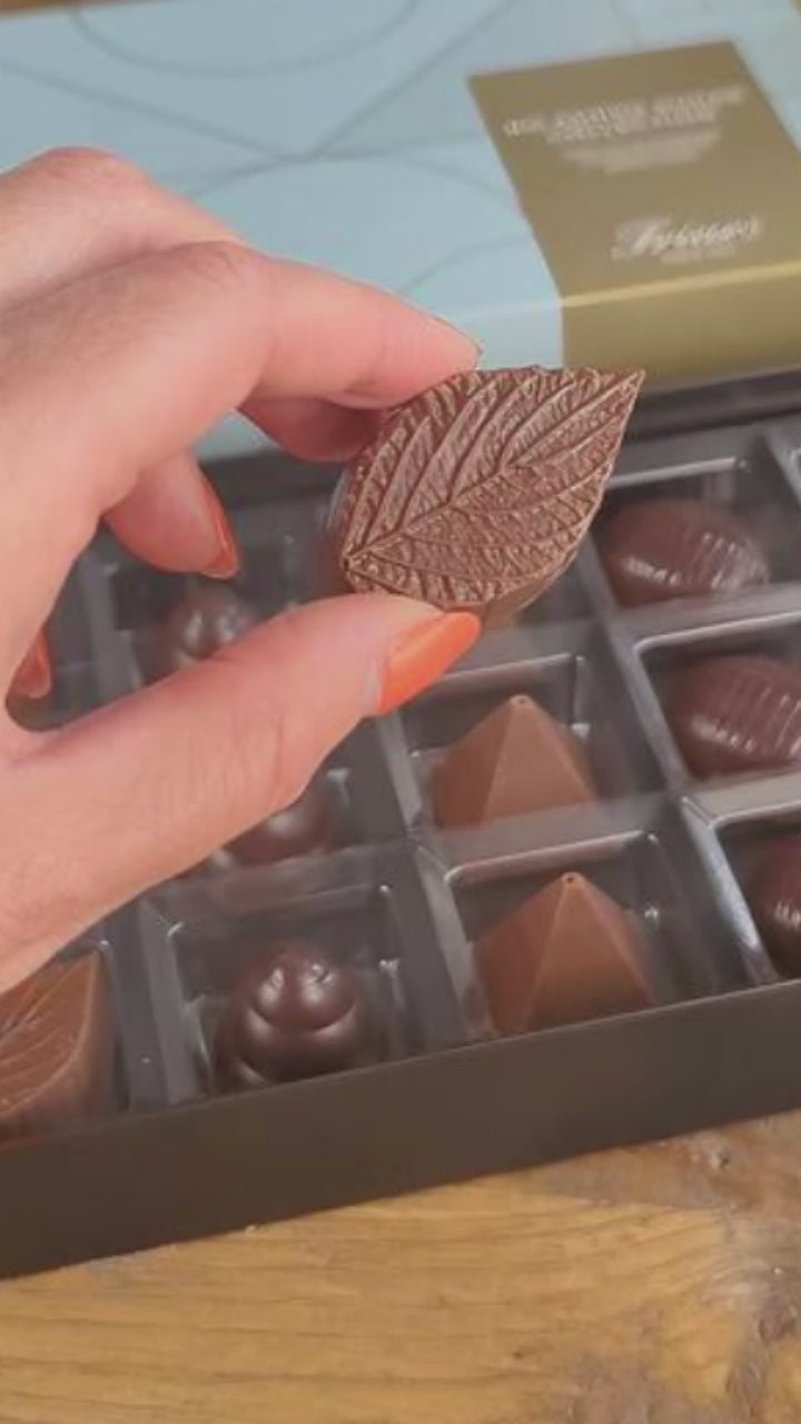 NO ADDED SUGAR CHOCOLATE BOX UNBOXING